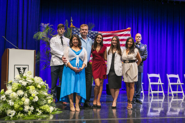 threads-old-and-new-hpsp-students-take-oath-at-white-coat-ceremony